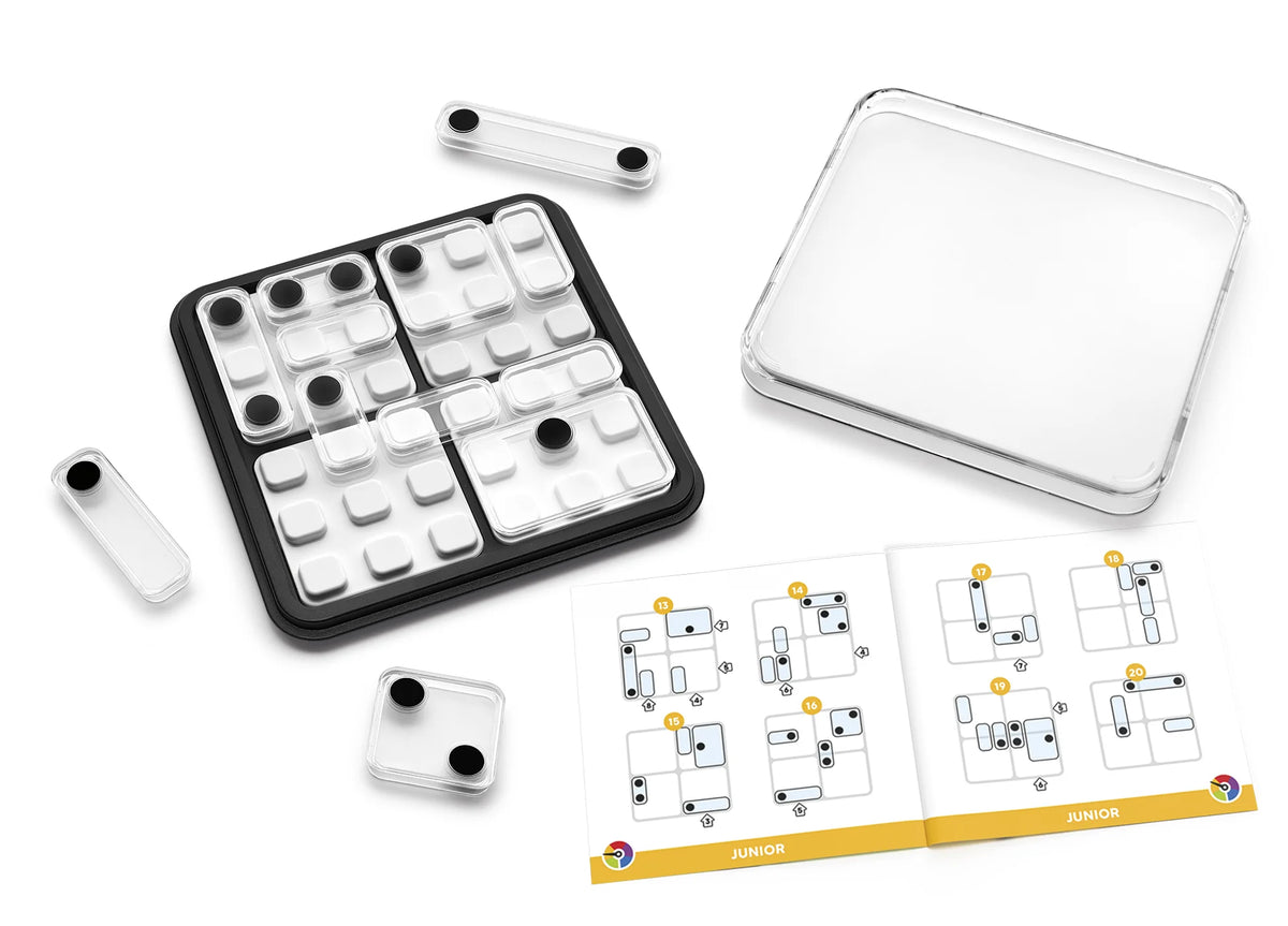 Dice Deduction loģikas spēle ar melniem un caurspīdīgiem plastmasas elementiem, spēles laukumu, vāku un uzdevumu grāmatiņu.