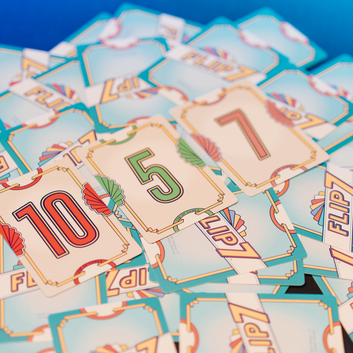 „Flip 7“ — kāršu spēle, kurā katrs lēmums ir svarīgs. Vai apstāsies laikus?