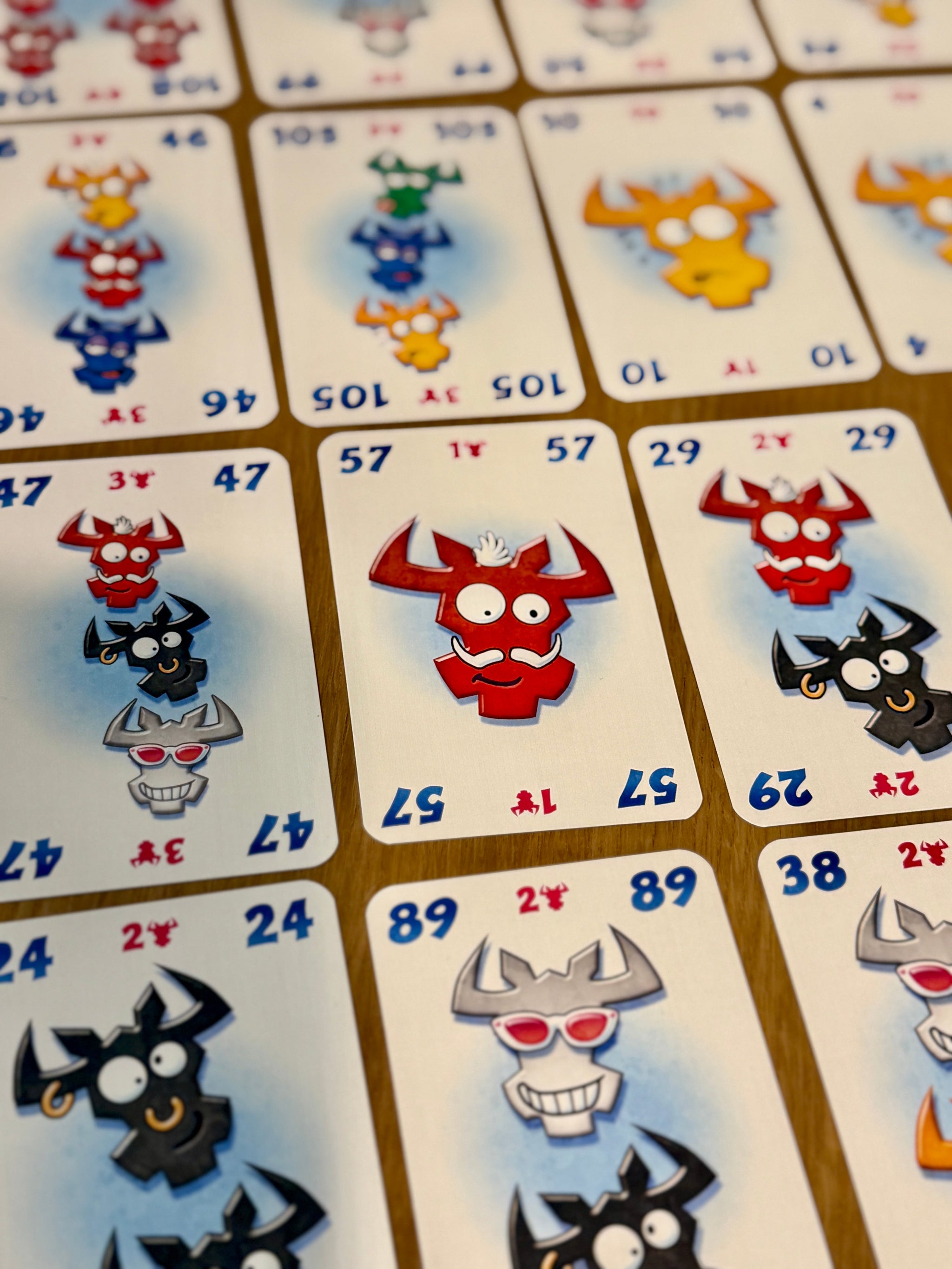 Populārās spēles „6. ņem!“ ģimenei pievienojas jauns loceklis — „Baron Oxx“