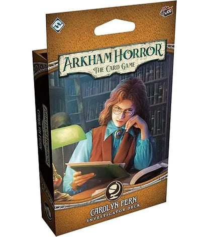 Arkham Horror kāršu spēles papildinājums ar Kerolinu Fērnu, attēlotu bibliotēkā uz brūna kartona iepakojuma fona.