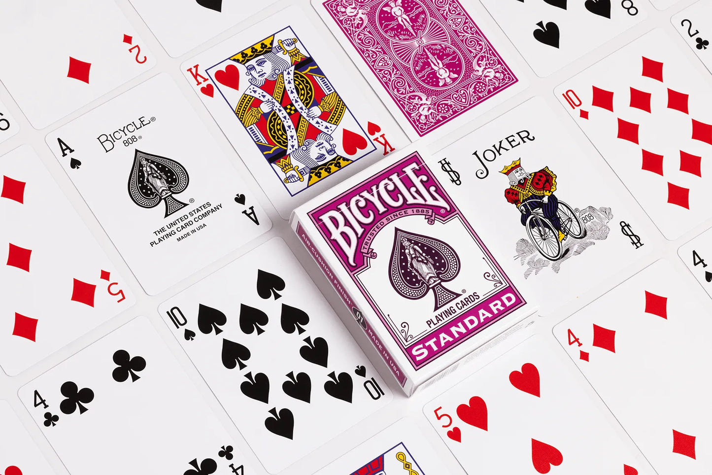 Brain Games LV Klasiskās spēles BICYCLE COLOR SERIES BERRY 1 STANDARD INDEX