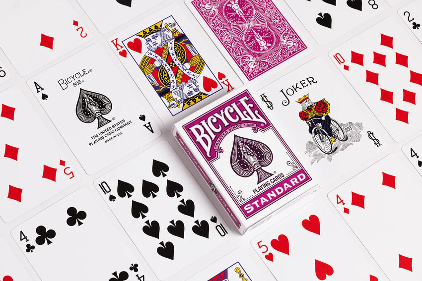 Brain Games LV Klasiskās spēles BICYCLE COLOR SERIES BERRY 1 STANDARD INDEX