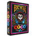 Bicycle Disney Coco kāršu komplekts melnā kastītē ar krāsainu, spīdīgu dizainu un filmas varoņu motīviem.