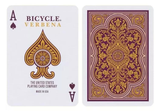 Bicycle Verbena kāršu komplekts ar violetu un zelta ornamentu dizainu, standarta indeksa pīķa dūzis un dekoratīva aizmugure.