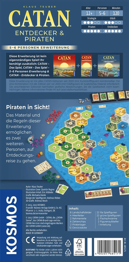 CATAN Entdecker & Piraten paplašinājums 5-6 spēlētājiem ar krāsainiem heksagonāliem laukumiem un spēles figūriņām.