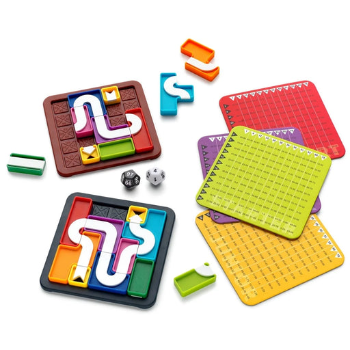 Galda spēle Genius Connection ar krāsainiem plastmasas elementiem, spēles laukumiem, skaitļu kartēm un diviem kauliņiem.