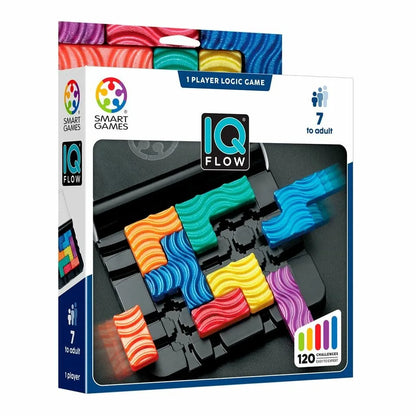 Smart Games IQ Flow loģikas spēle ar krāsainiem, viļņotiem puzles elementiem melnā spēles pamatnē kompaktā iepakojumā.