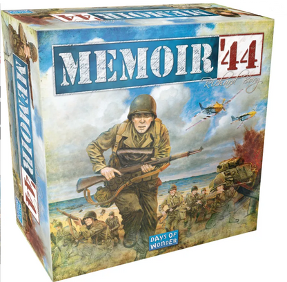 Memoir '44 galda spēles kaste ar Otrā pasaules kara karavīru ilustrāciju un lidmašīnām uz zila debesu fona.