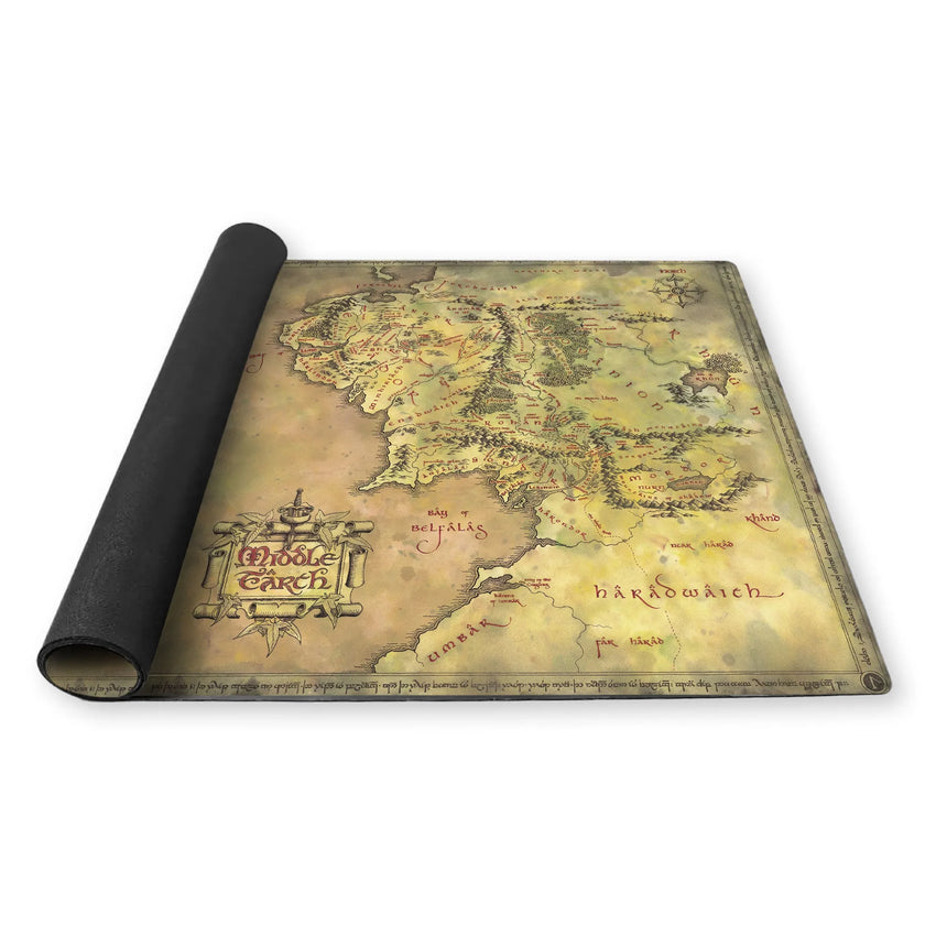 60x60 cm neoprēna spēļu paklājiņš ar Viduszemes karti, neslīdošu pamatni un kvalitatīvām šūtām malām.