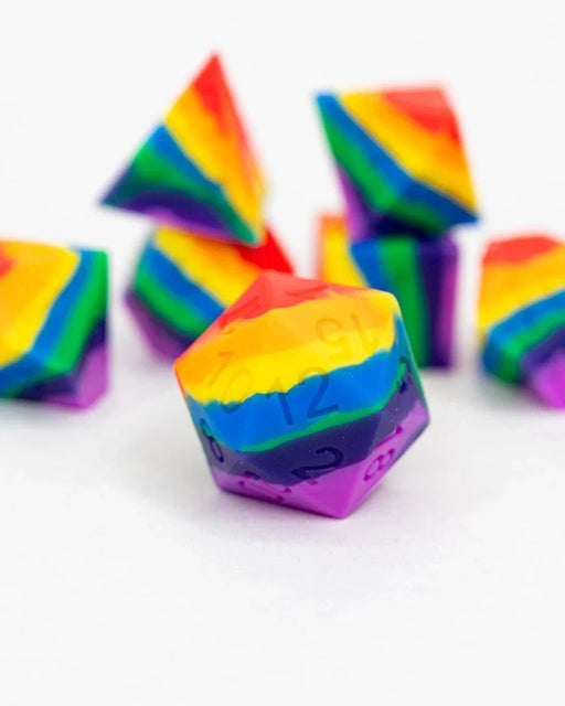 Brain Games LV Silicone Dice Set (7) Rainbow