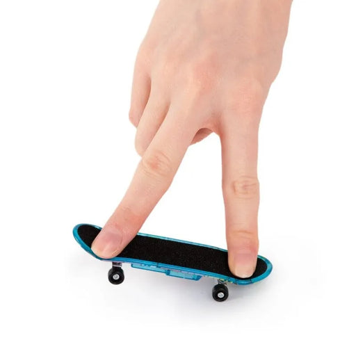 Brain Games LV Speed Action - LED finger skateboard