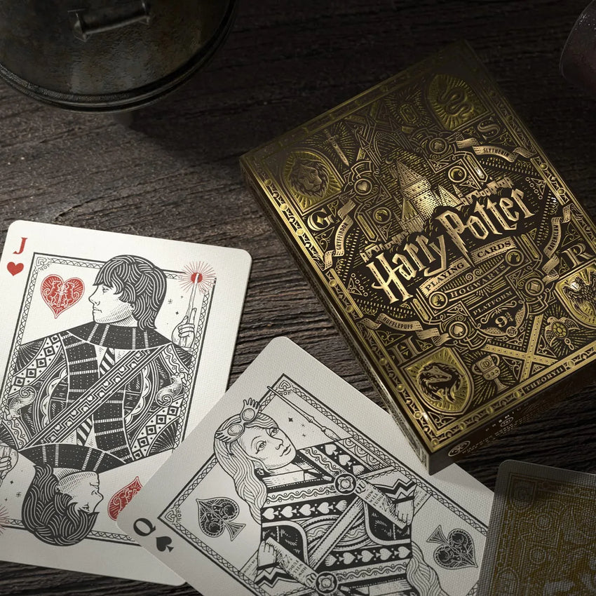Brain Games LV galda spēles THEORY11 HARRY POTTER DECK - YELLOW (HUFFLEPUFF)