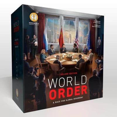 World Order Deluxe galda spēles kaste ar politisku sanāksmi, valstu karogiem un diplomātisku atmosfēru uz tumša fona.