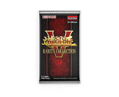 Yu-Gi-Oh! Rarity Collection 5 papildpaka melnā un sarkanā krāsā ar zelta logotipu, kas satur 5 angļu valodas kārtis.