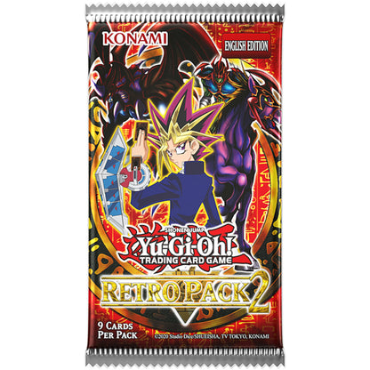 Yu-Gi-Oh! Retro Pack 2 kāršu paciņa ar Jūgi Muto attēlu uz sarkana, dekoratīva fona, kas satur 9 spēļu kārtis.